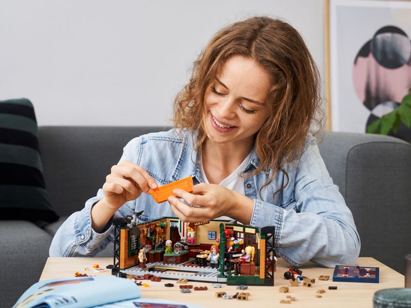 21319 Central Perk Lego Ideas montaje completo