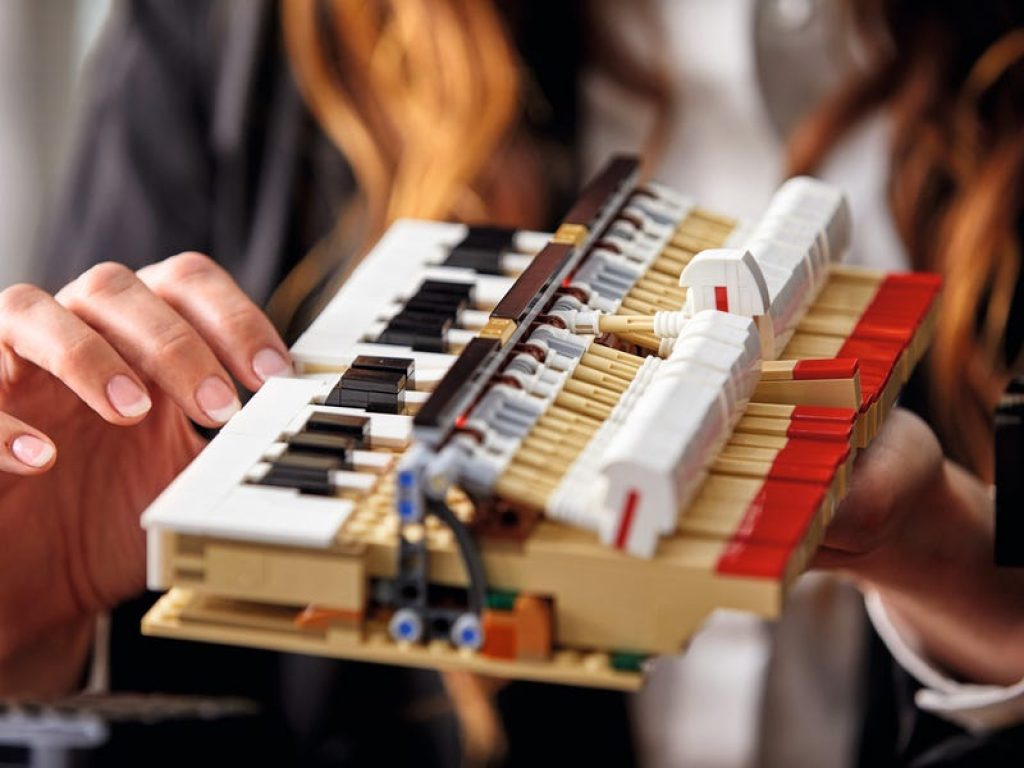 21323 Piano de Cola Lego Ideas montaje